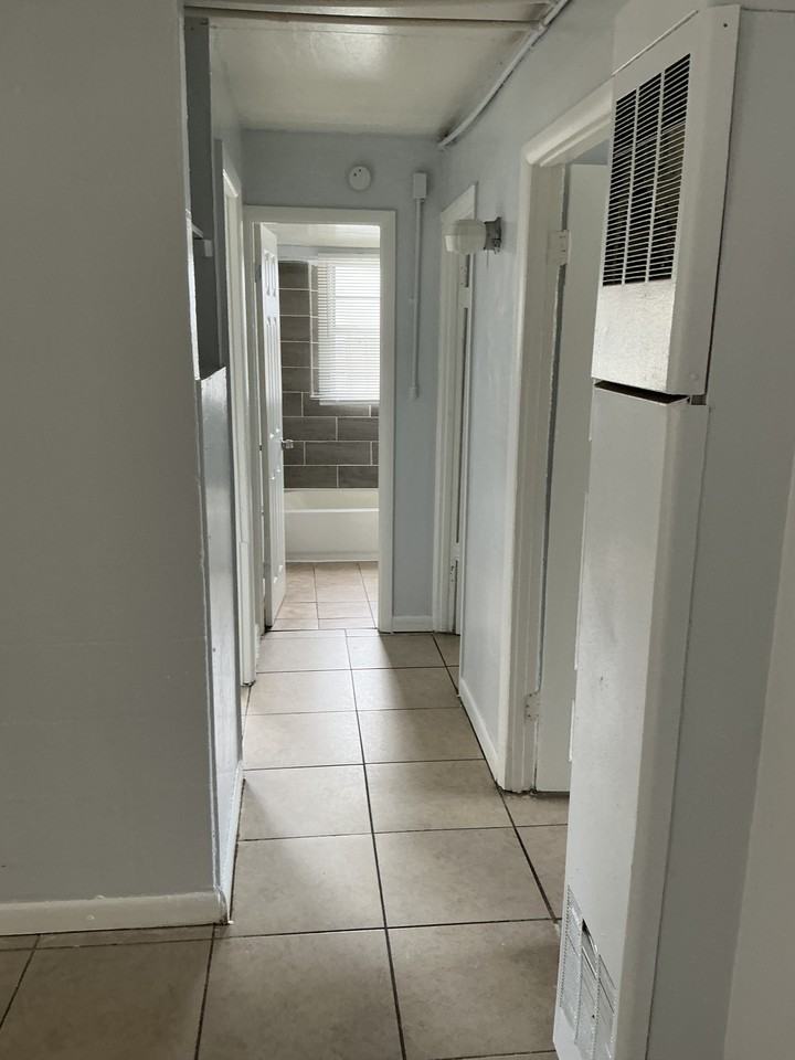 621 West Church Street - Photo 7 of 17