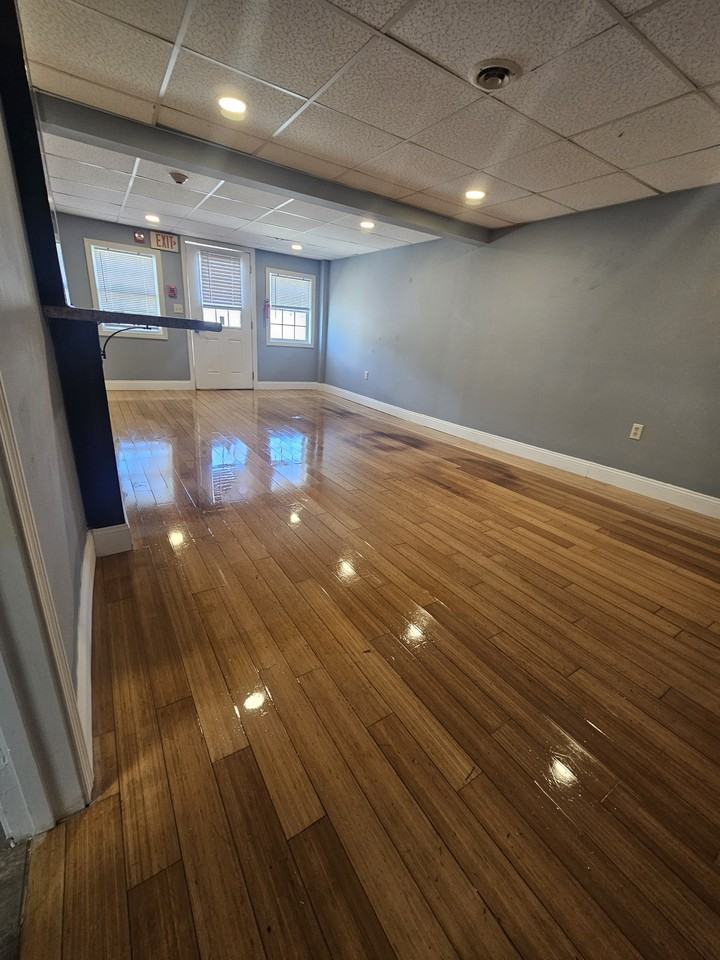588 Endicott Street North - Photo 5 of 9
