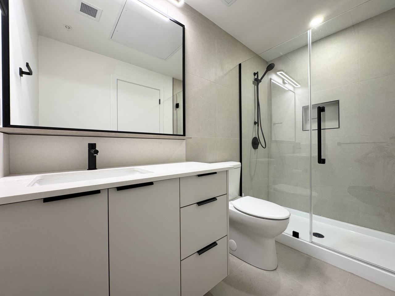 623 Kemsley Avenue #3xx - Photo 7 of 17