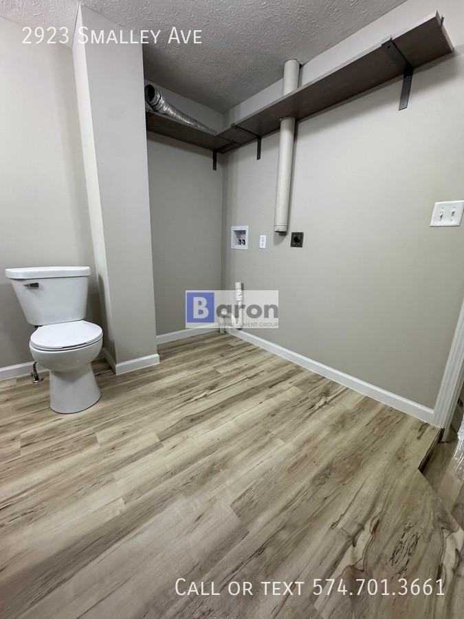2923 Smalley Ave - Photo 2 of 16