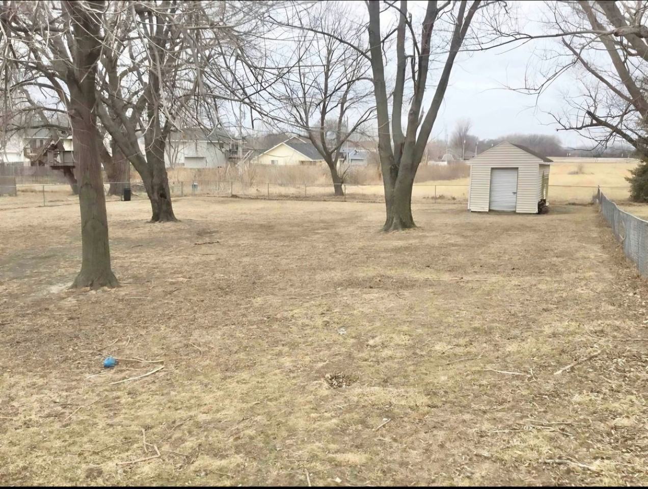 2107 N Eastwood St - Photo 5 of 8
