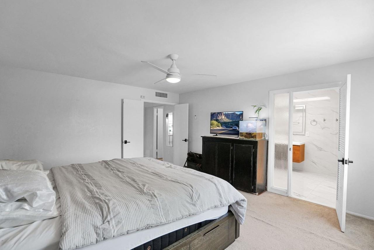 2420 W Mandalay Ln - Photo 4 of 38