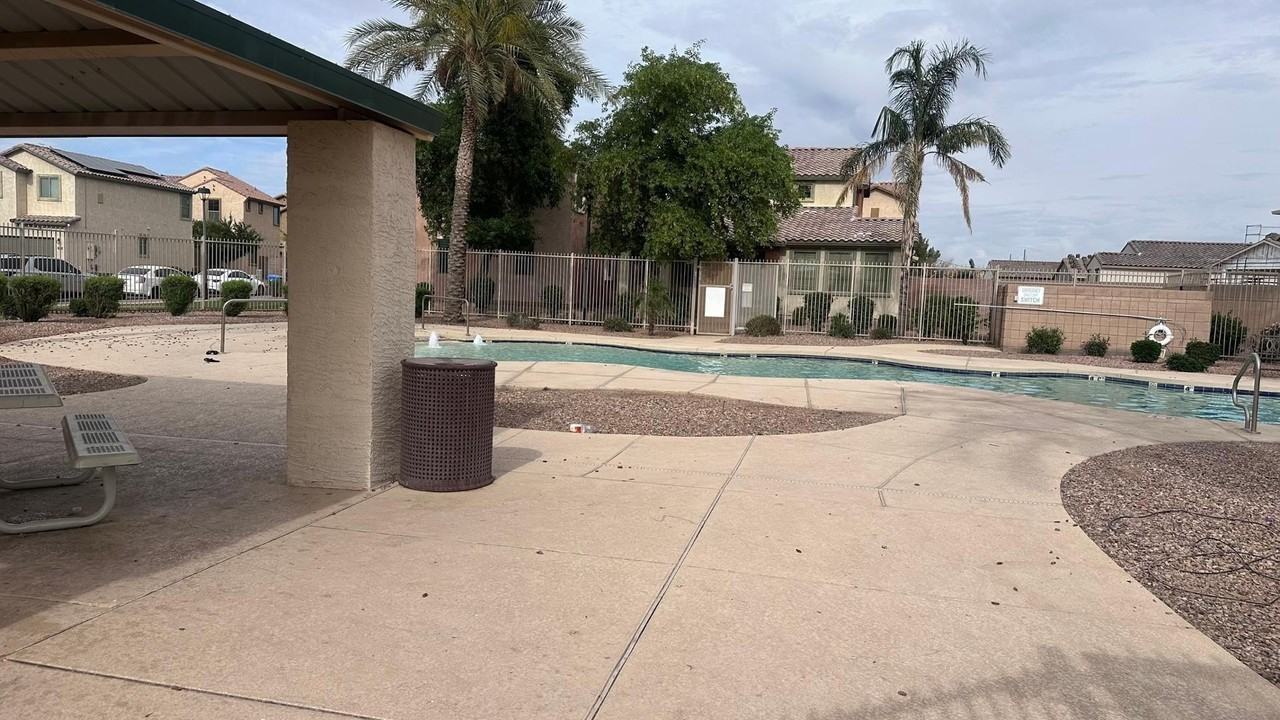 7313 S 48th Dr - Photo 3 of 25