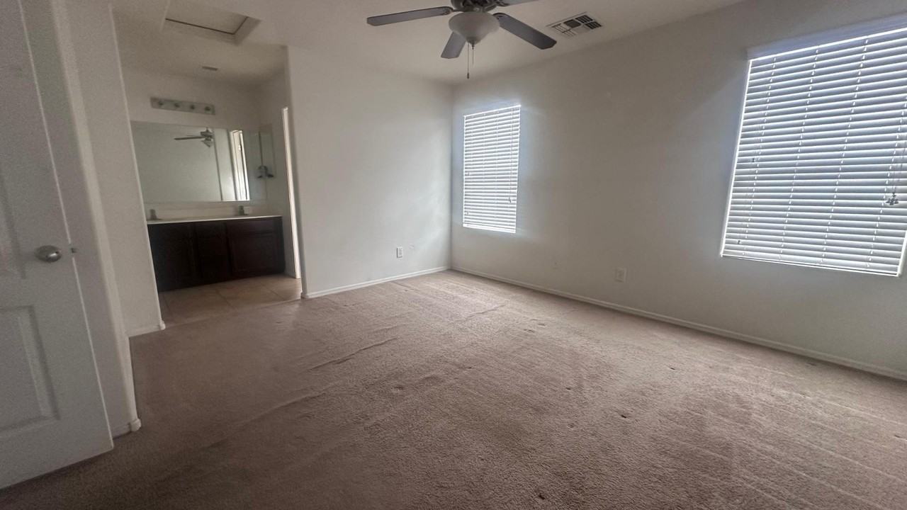 7313 S 48th Dr - Photo 7 of 25