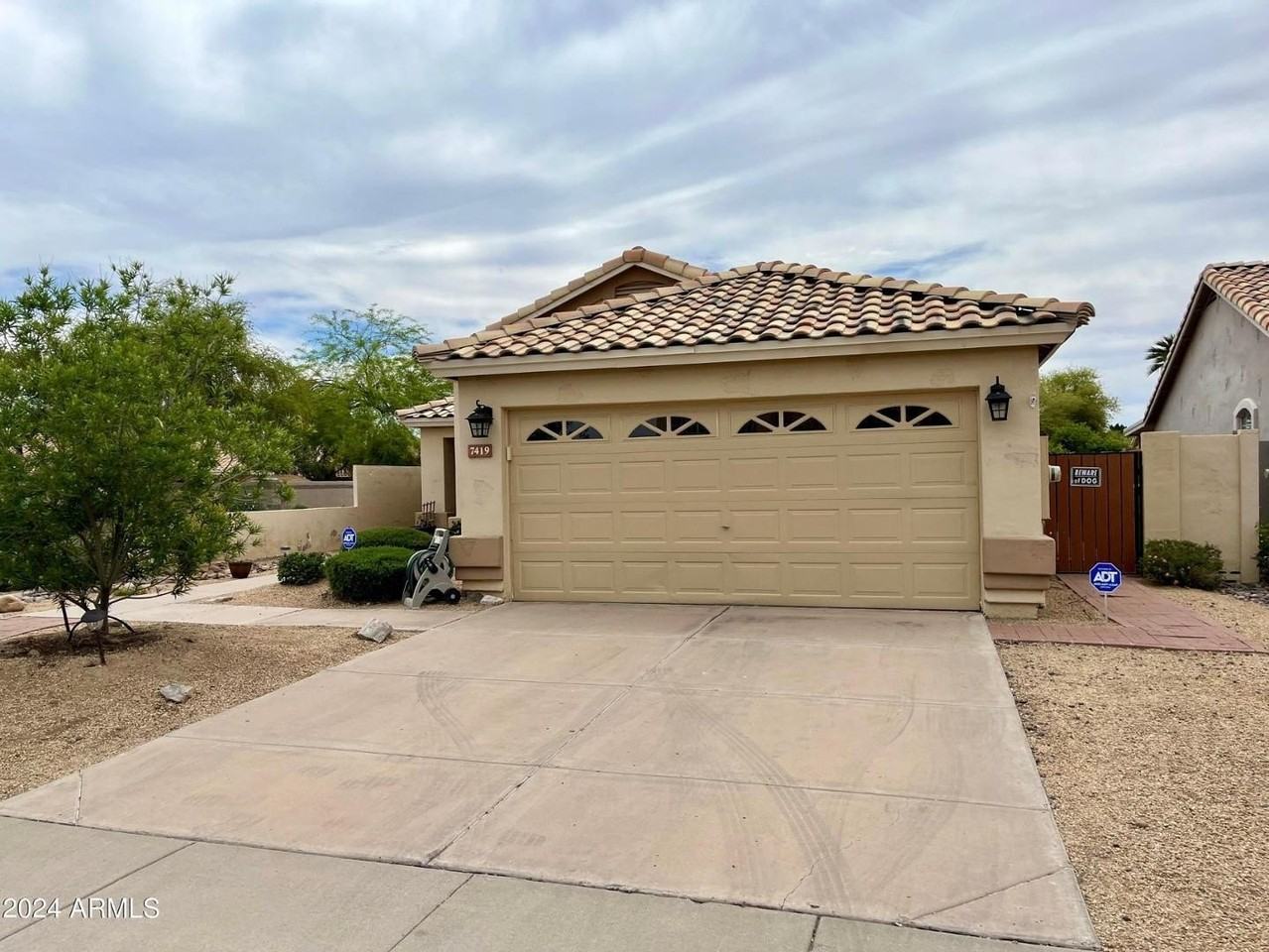 7419 W Tina Ln - Photo 2 of 16