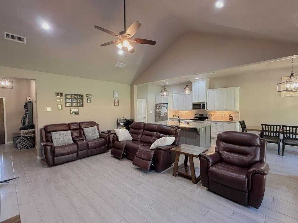 1500 Holly Trl - Photo 6 of 24
