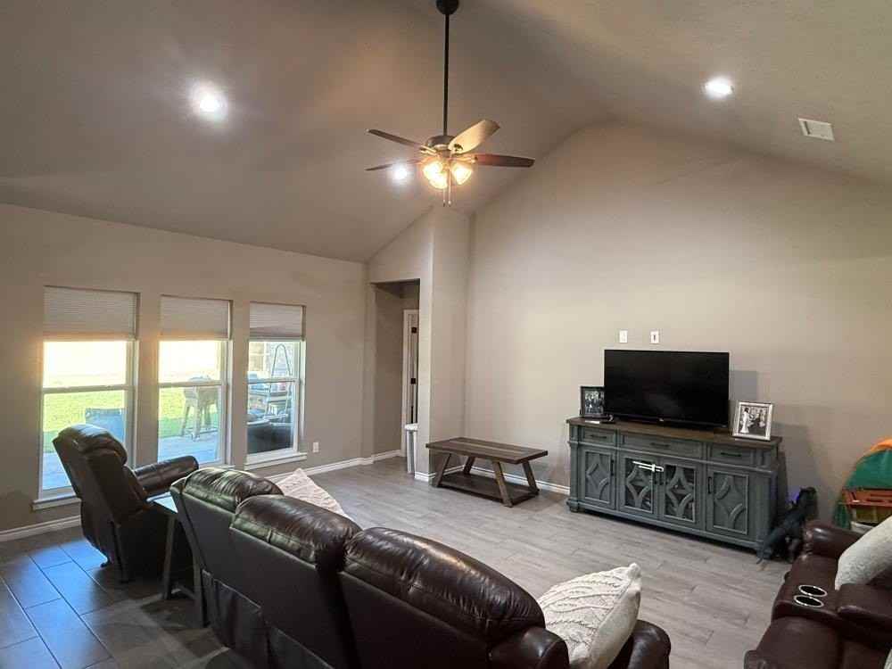 1500 Holly Trl - Photo 7 of 24