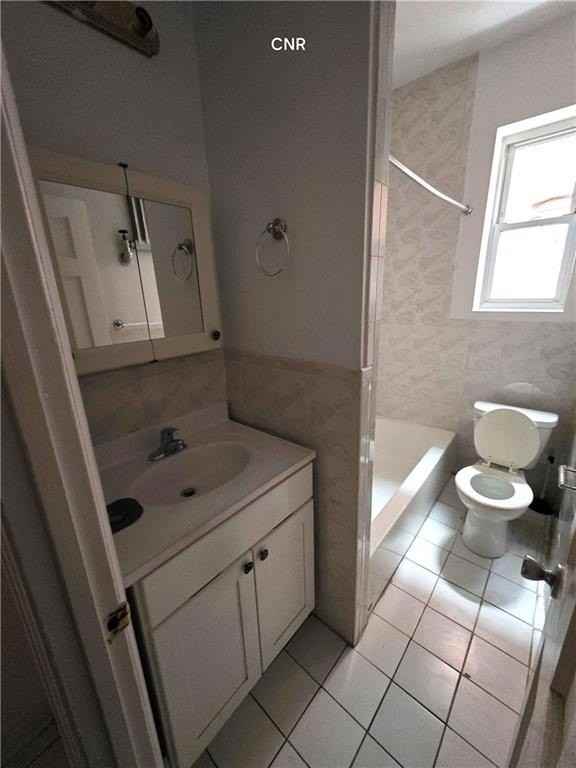 359 E 54th St #4 - Photo 4 of 10