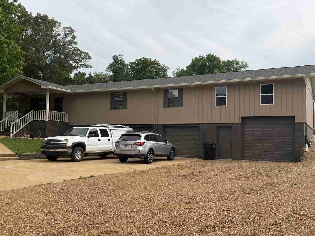 7620 Greenwood Rd - Photo 2 of 23