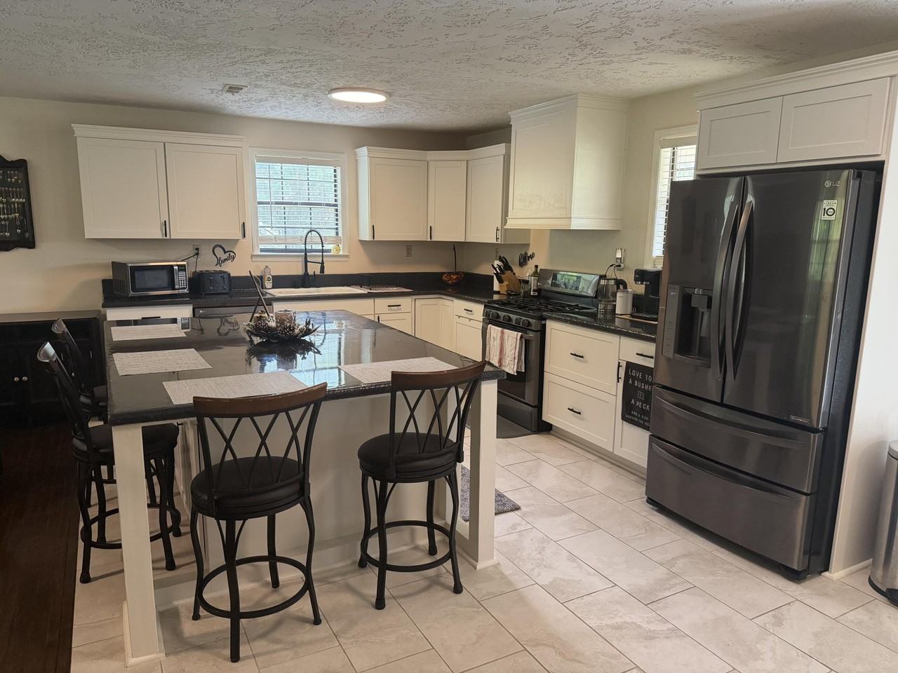 7620 Greenwood Rd - Photo 5 of 23