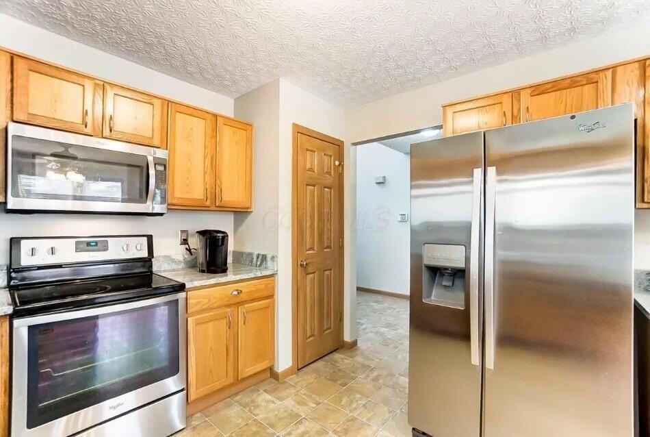 9304 Prestwick Green Dr - Photo 6 of 35