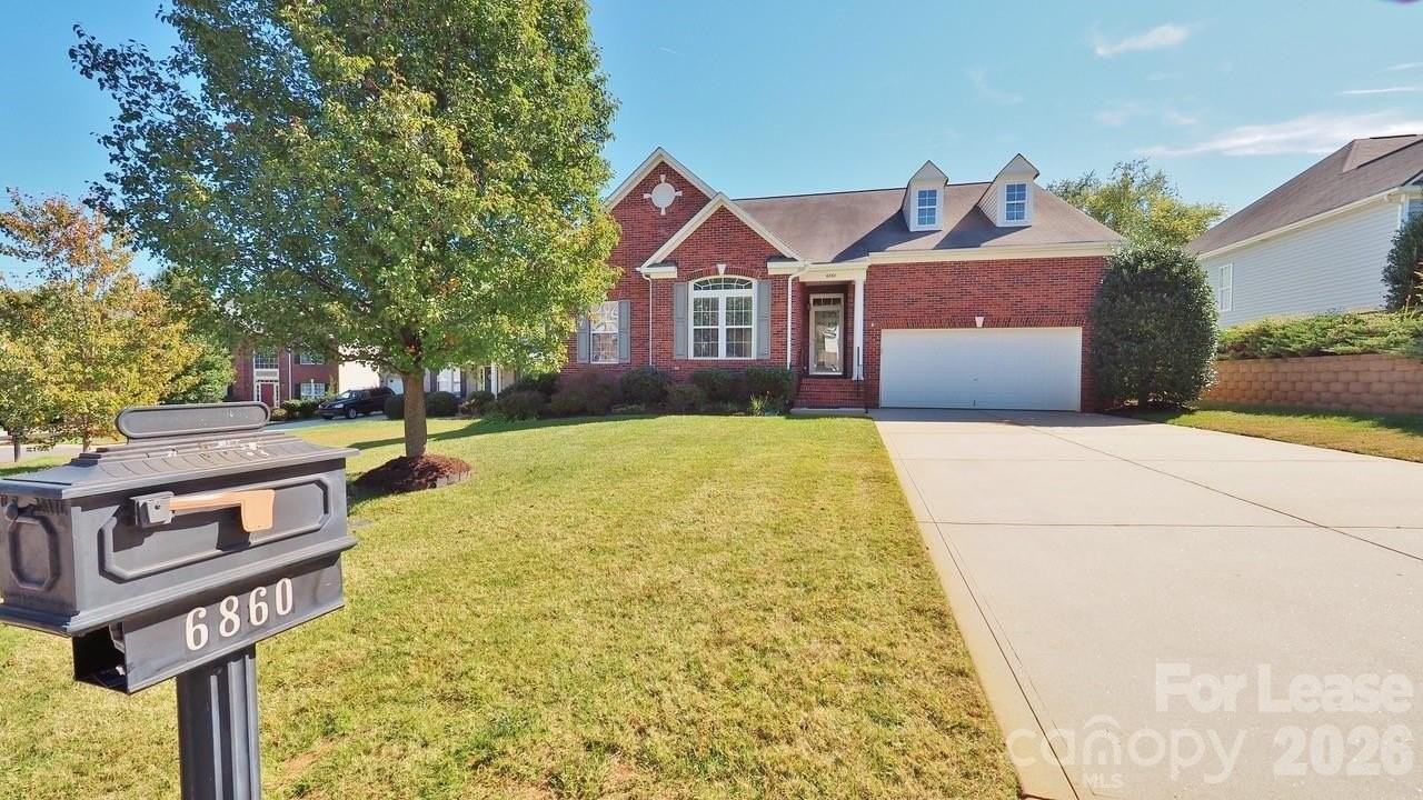 6860 Lakecrest Ct - Photo 3 of 27