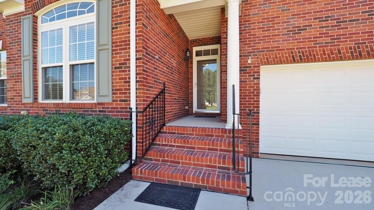 6860 Lakecrest Ct - Photo 4 of 27