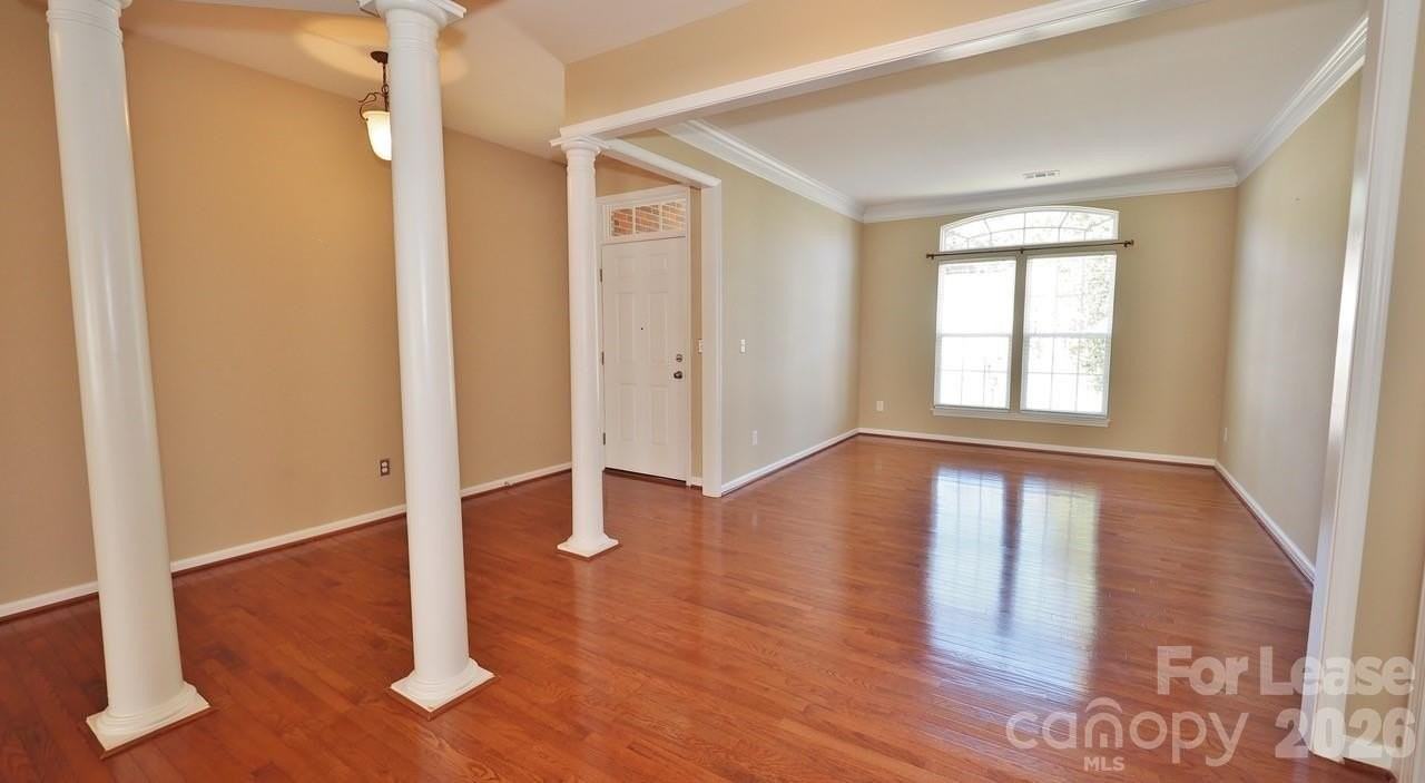 6860 Lakecrest Ct - Photo 5 of 27