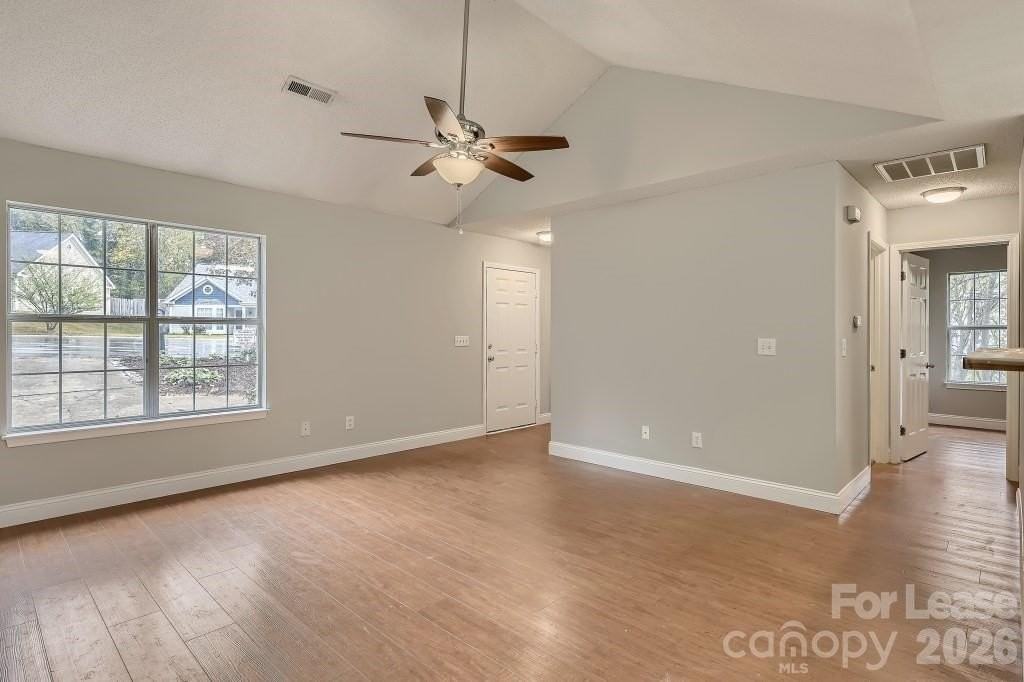 431 Cedarcroft Dr - Photo 4 of 22