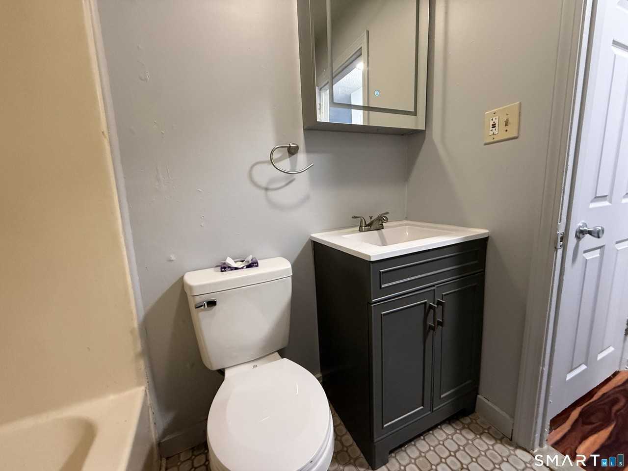 76 Summer St #4 - Photo 6 of 9