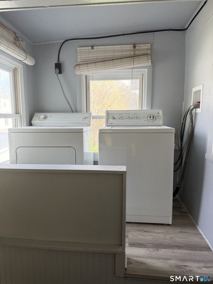 59 Baldwin Ave - Photo 3 of 9