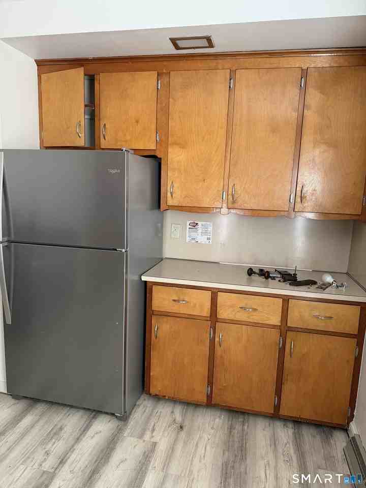 59 Baldwin Ave - Photo 4 of 9
