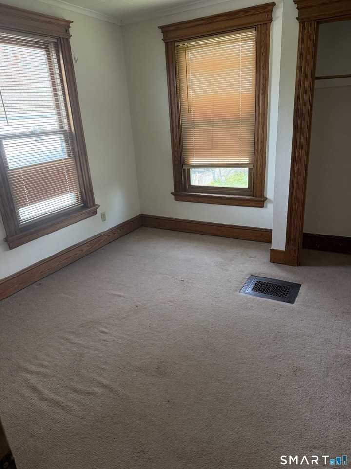 59 Baldwin Ave - Photo 7 of 9