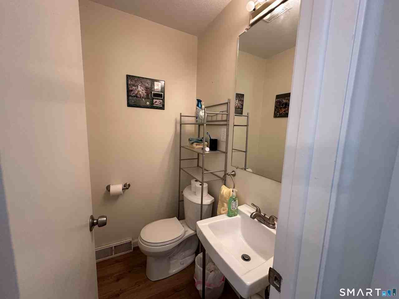 208 Timber Ln - Photo 6 of 15