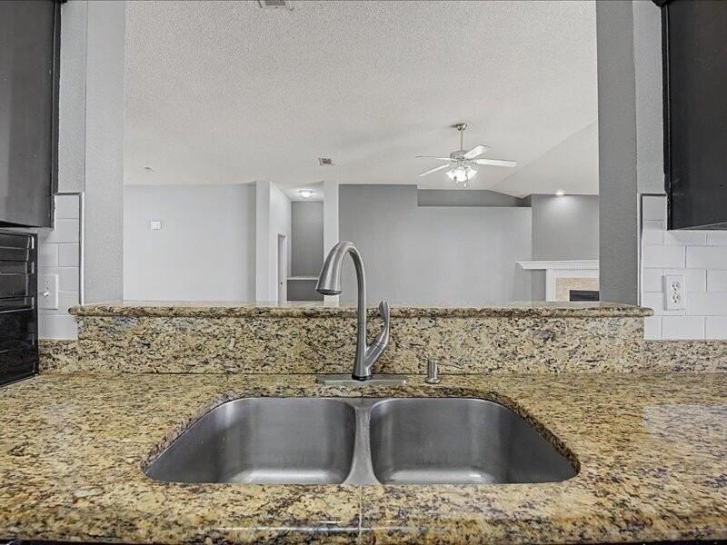 3063 Border Creek Rd - Photo 6 of 25