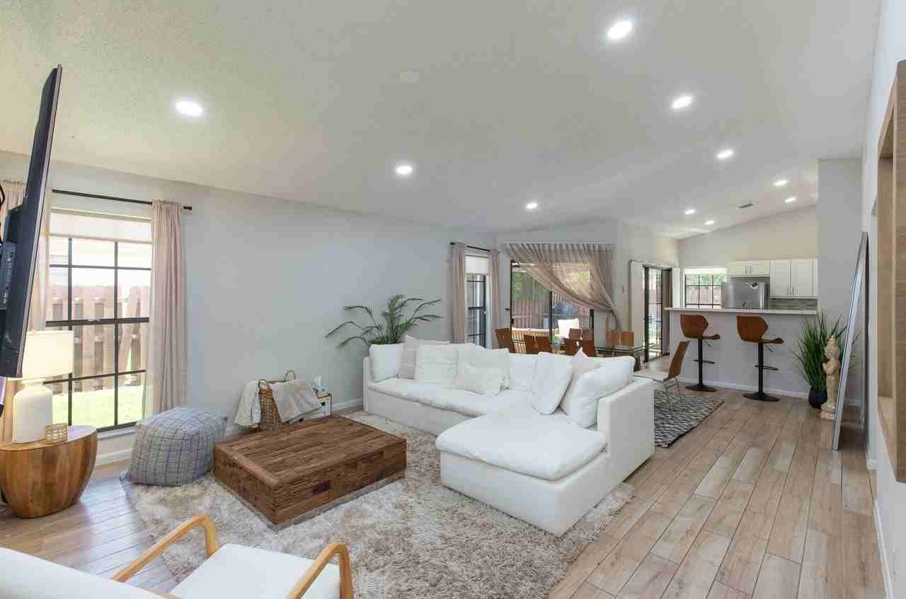 1769 Harborside Cir - Photo 3 of 18