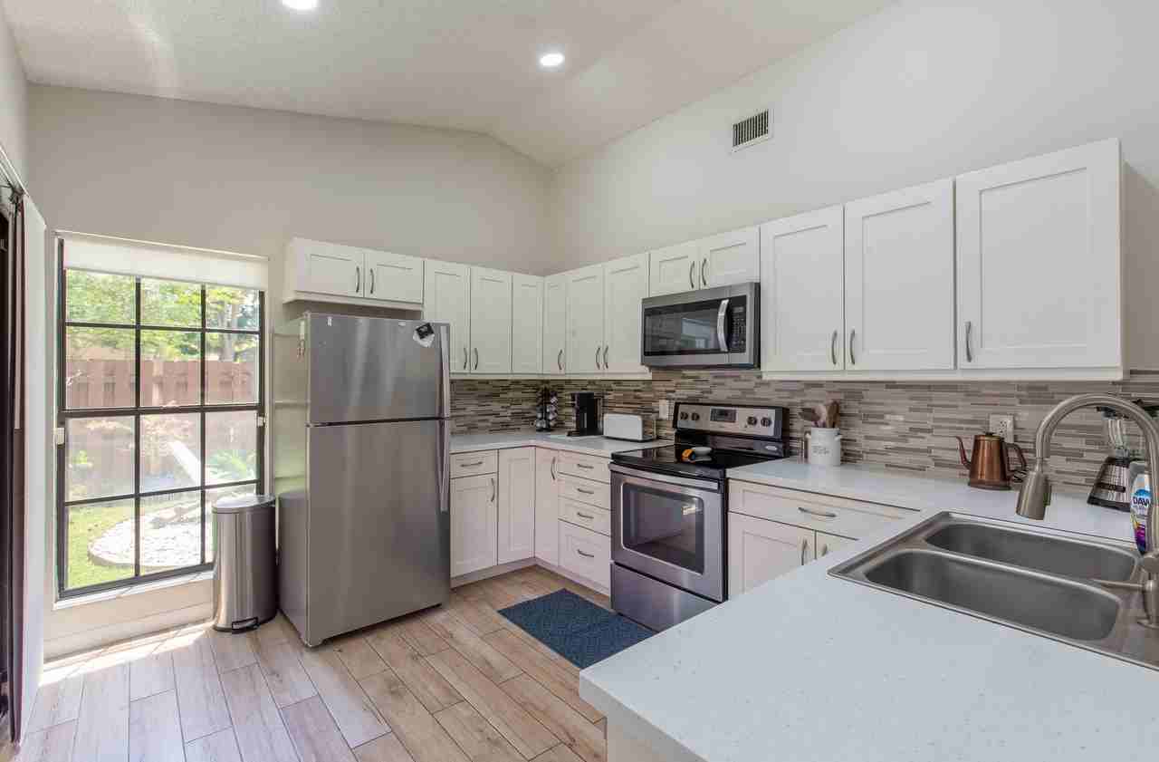 1769 Harborside Cir - Photo 5 of 18