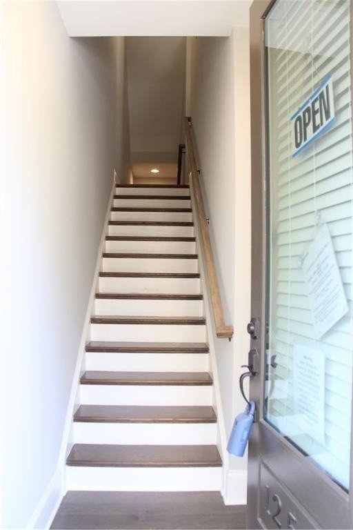 12601 Arnold Mill Rd - Photo 2 of 16
