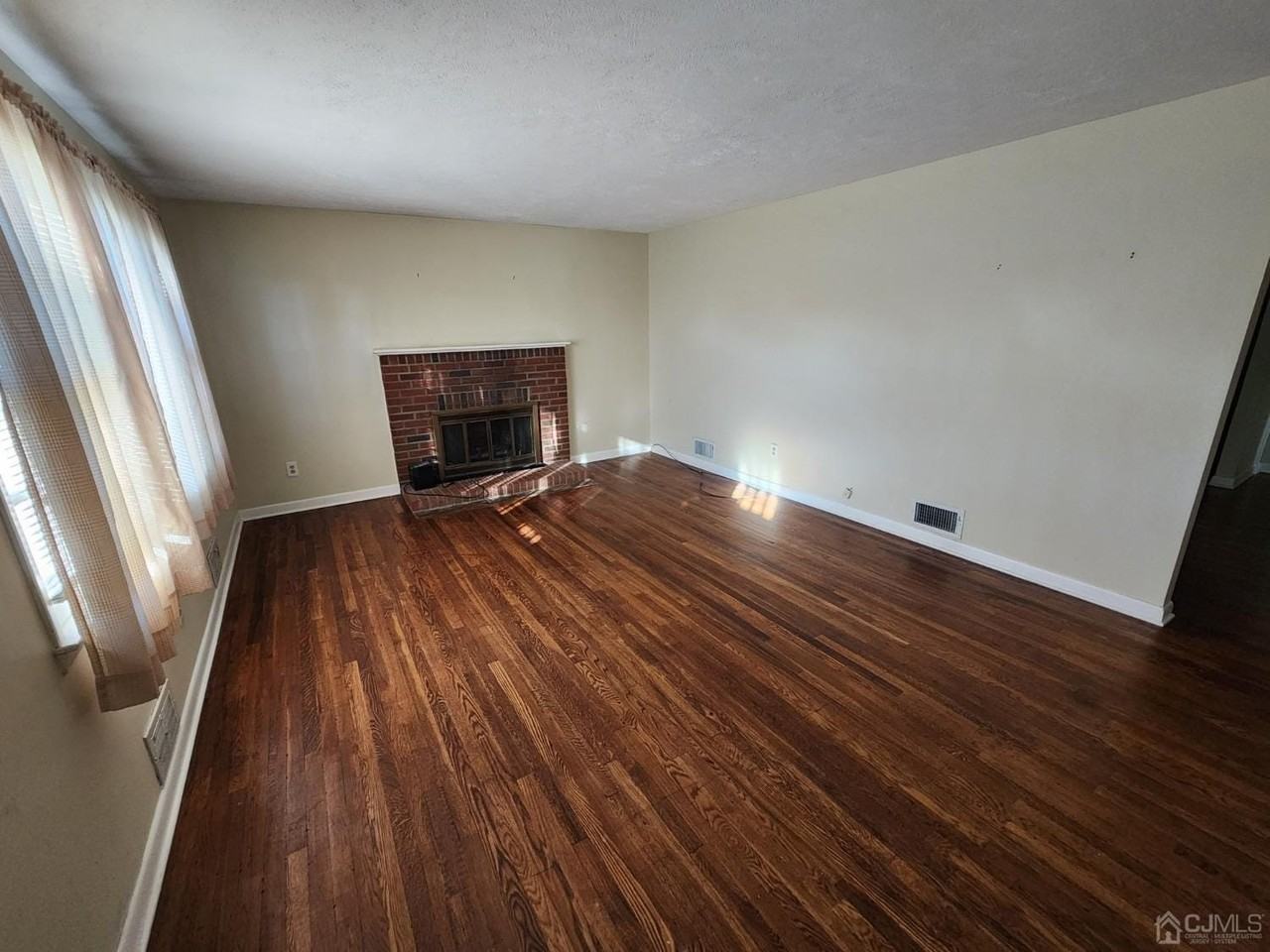 2105 Murray Ave - Photo 5 of 11
