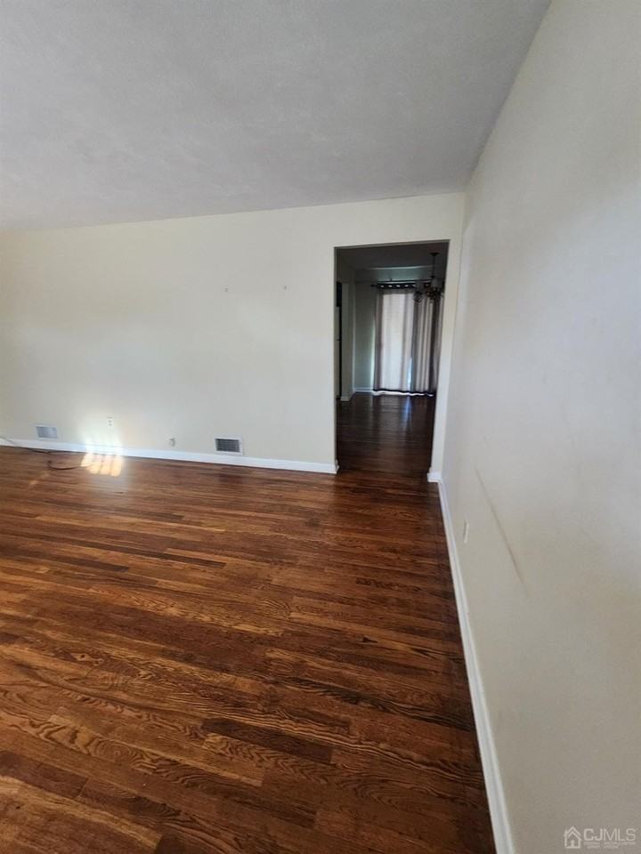 2105 Murray Ave - Photo 6 of 11