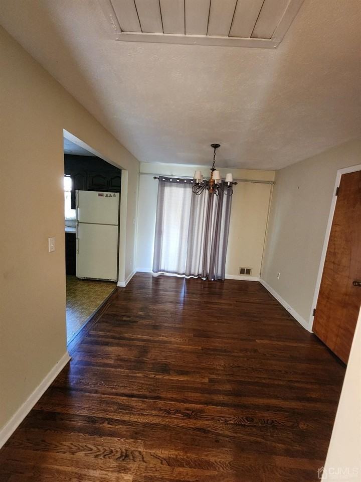 2105 Murray Ave - Photo 7 of 11