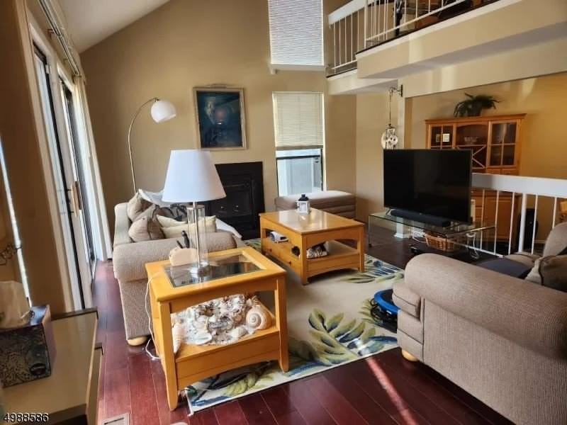 64 Sycamore Ct - Photo 6 of 19