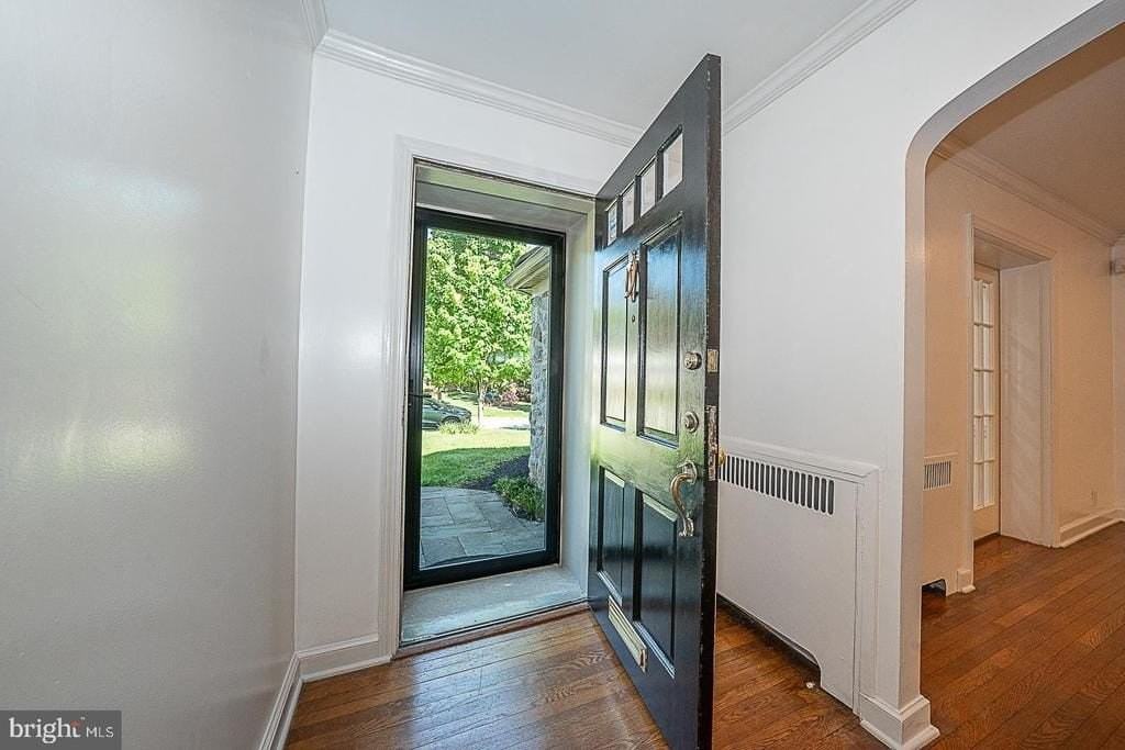 714 Greythorne Rd - Photo 3 of 42