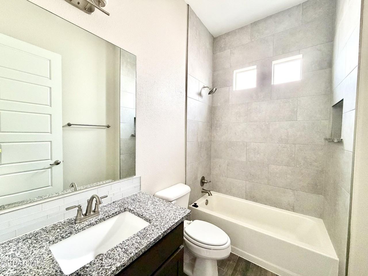 12878 Clevedon St - Photo 5 of 31