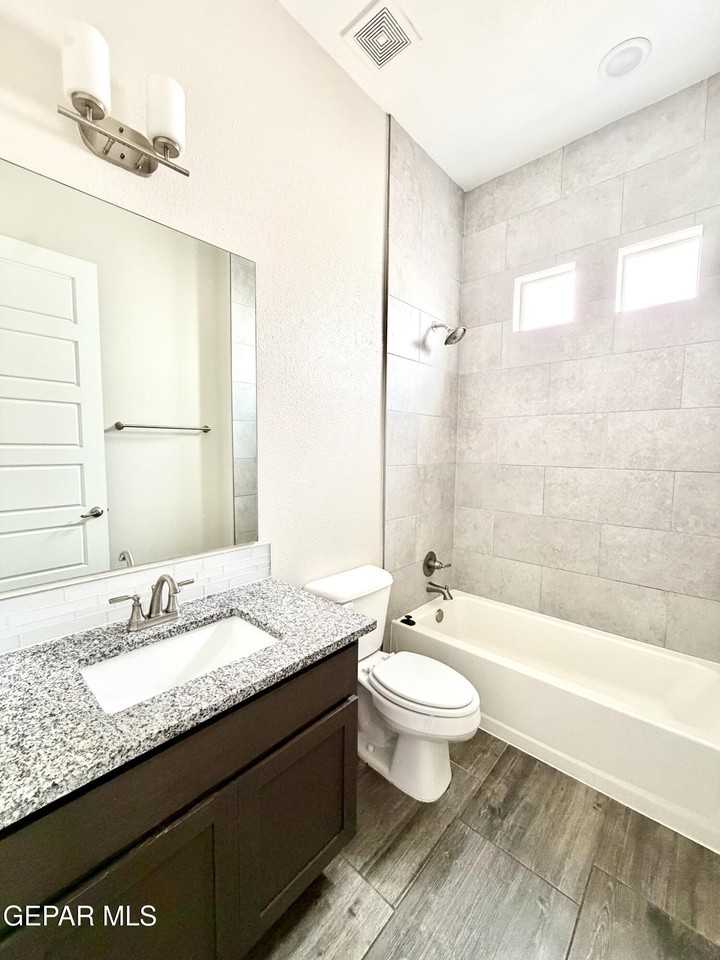 12878 Clevedon St - Photo 6 of 31