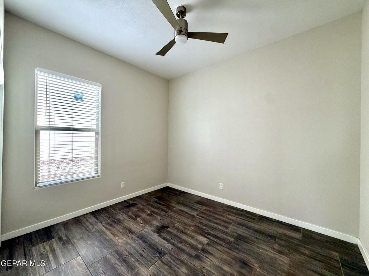 12878 Clevedon St - Photo 7 of 31