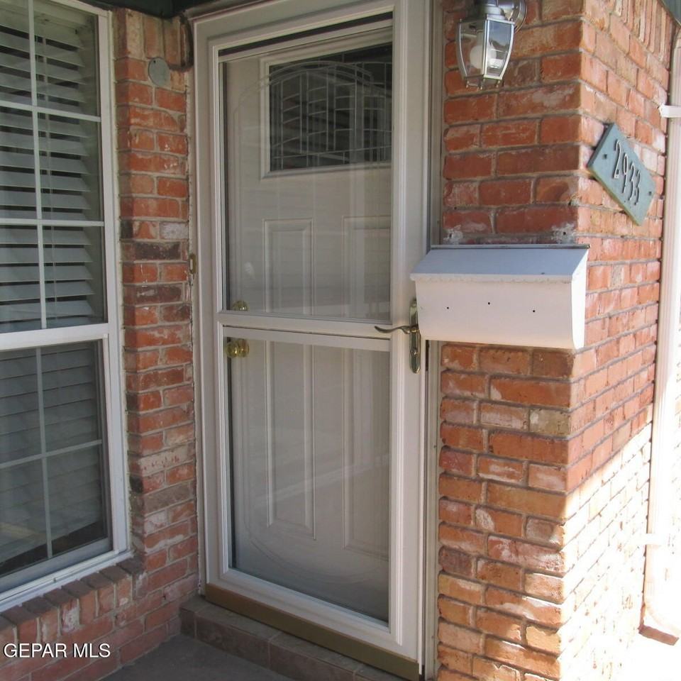 2933 Wedgewood Dr - Photo 3 of 22