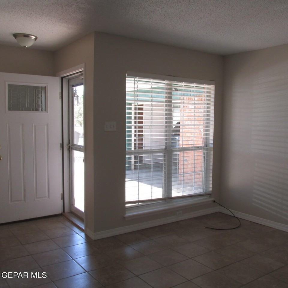 2933 Wedgewood Dr - Photo 6 of 22