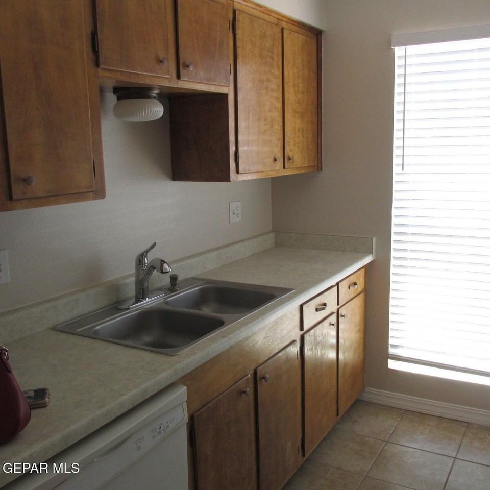 2933 Wedgewood Dr - Photo 7 of 22