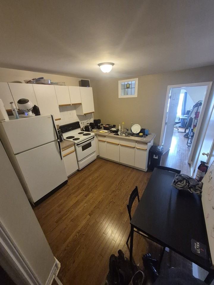 327 Somerset St E - Photo 2 of 7