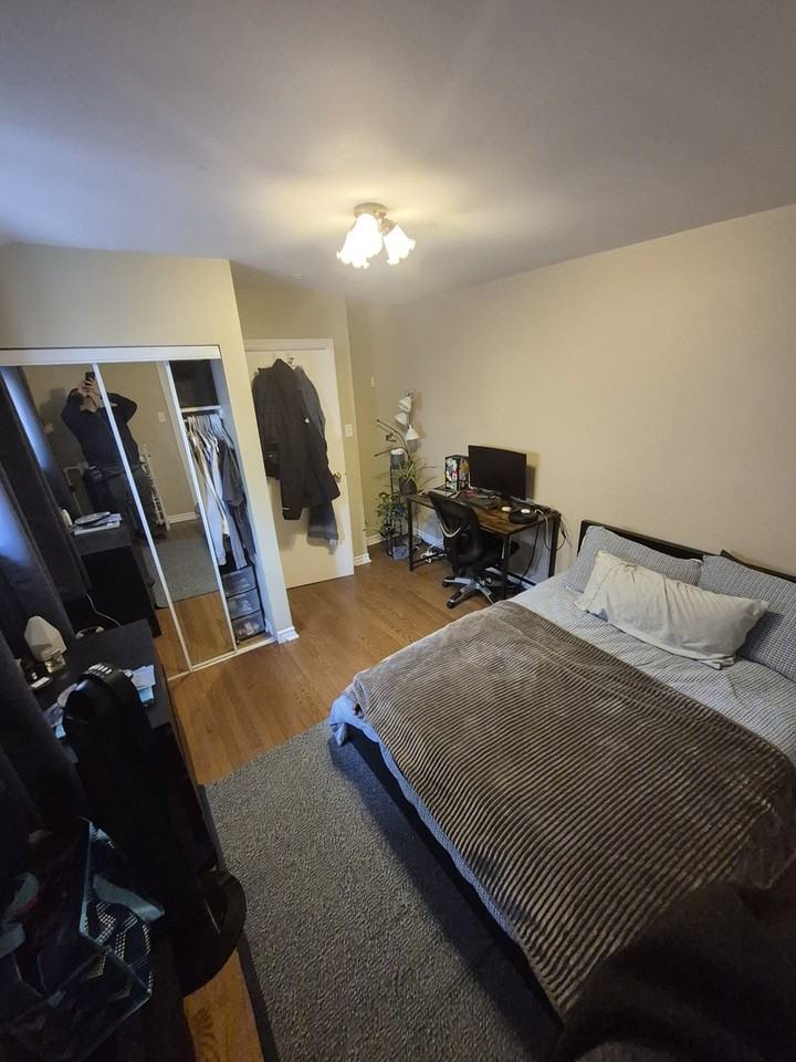 327 Somerset St E - Photo 5 of 7