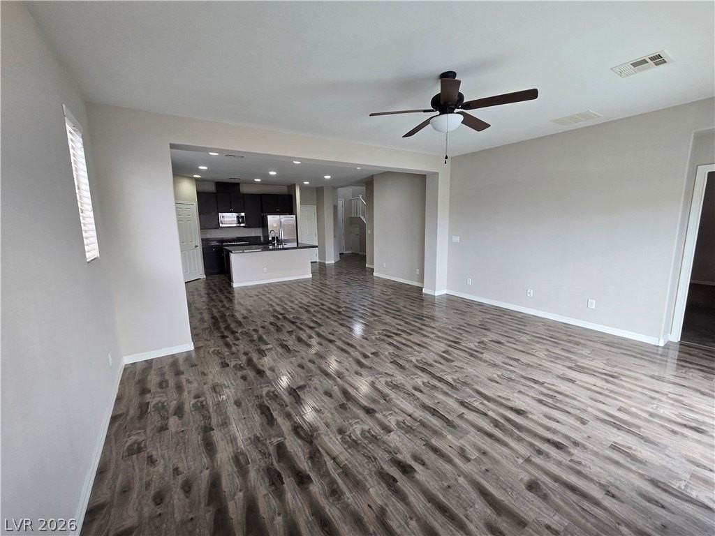 8046 Ancient Oaks Ave - Photo 6 of 40