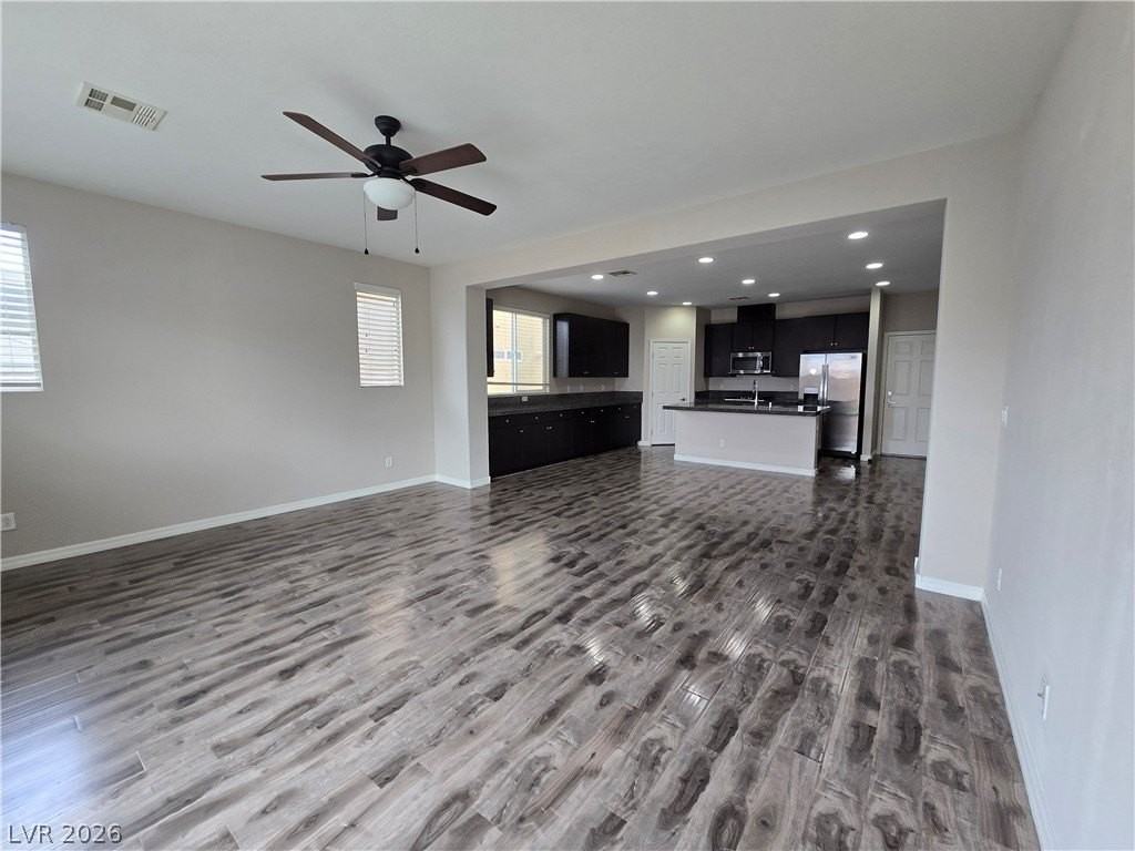 8046 Ancient Oaks Ave - Photo 7 of 40
