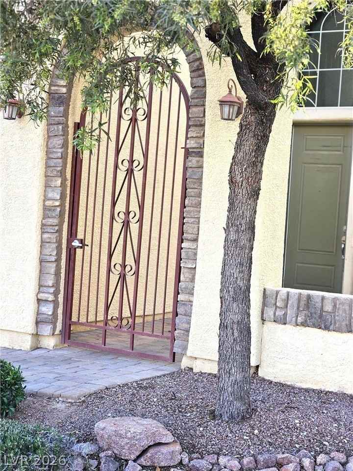 7009 Whipple Manor St - Photo 3 of 29