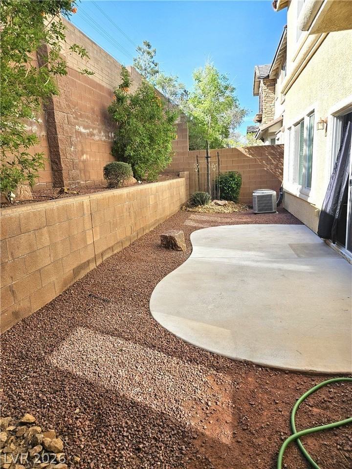 7009 Whipple Manor St - Photo 5 of 29