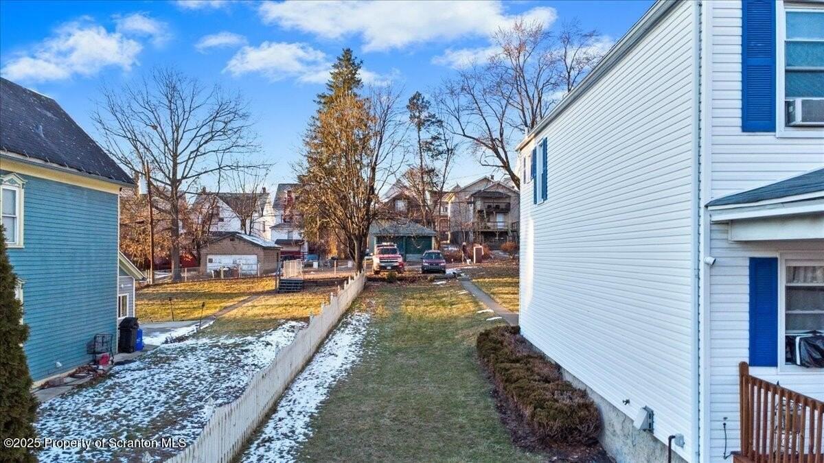 421 N Irving Ave - Photo 3 of 27