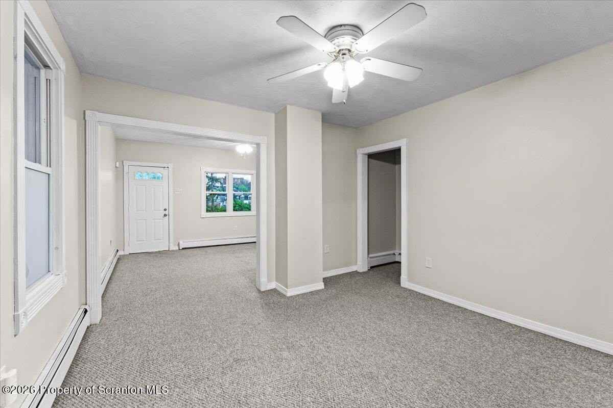 421 N Irving Ave - Photo 7 of 27