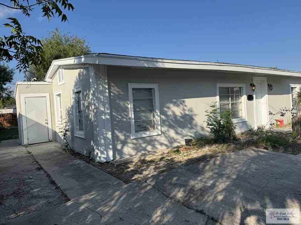 1657 Harvard Ave - Photo 2 of 10