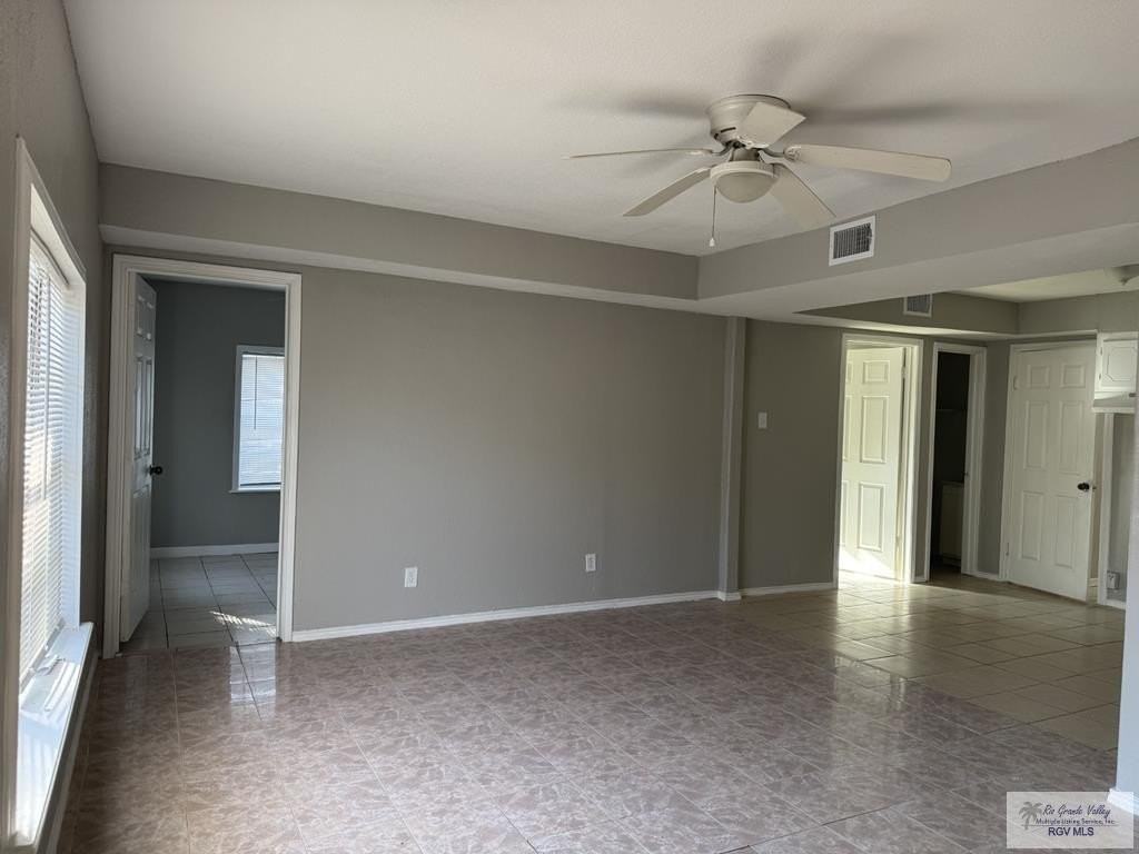 1657 Harvard Ave - Photo 5 of 10