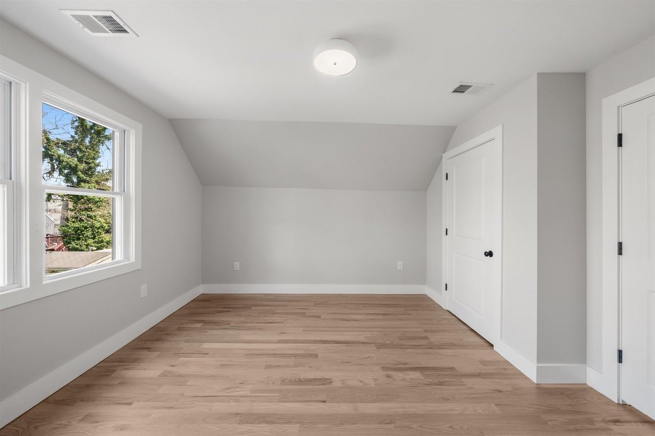 5 Pavonia Ct #2 - Photo 6 of 16